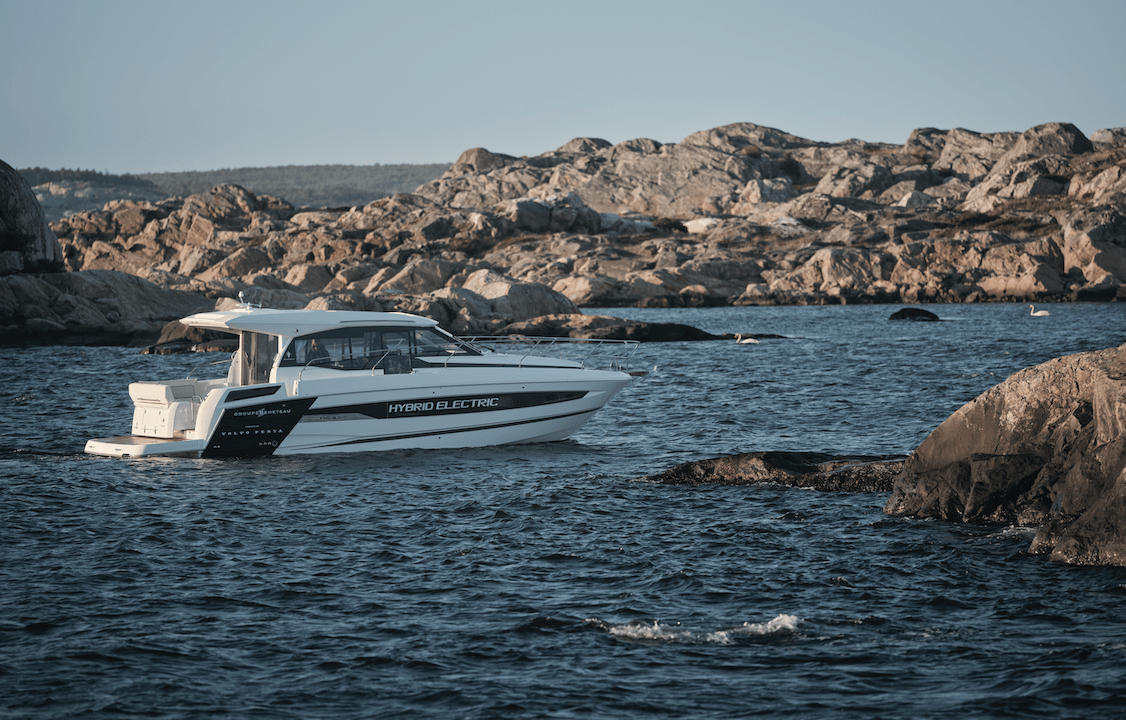 Volvo Penta and Groupe Beneteau join forces for hybrid-electric system